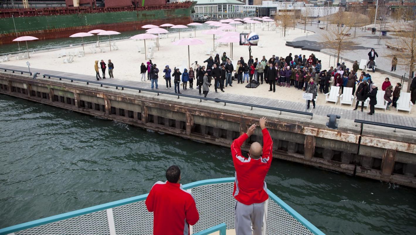 Harlem Globetrotters Shoot Hoops onto Canada's Sugar Beach | Waterfront  Toronto